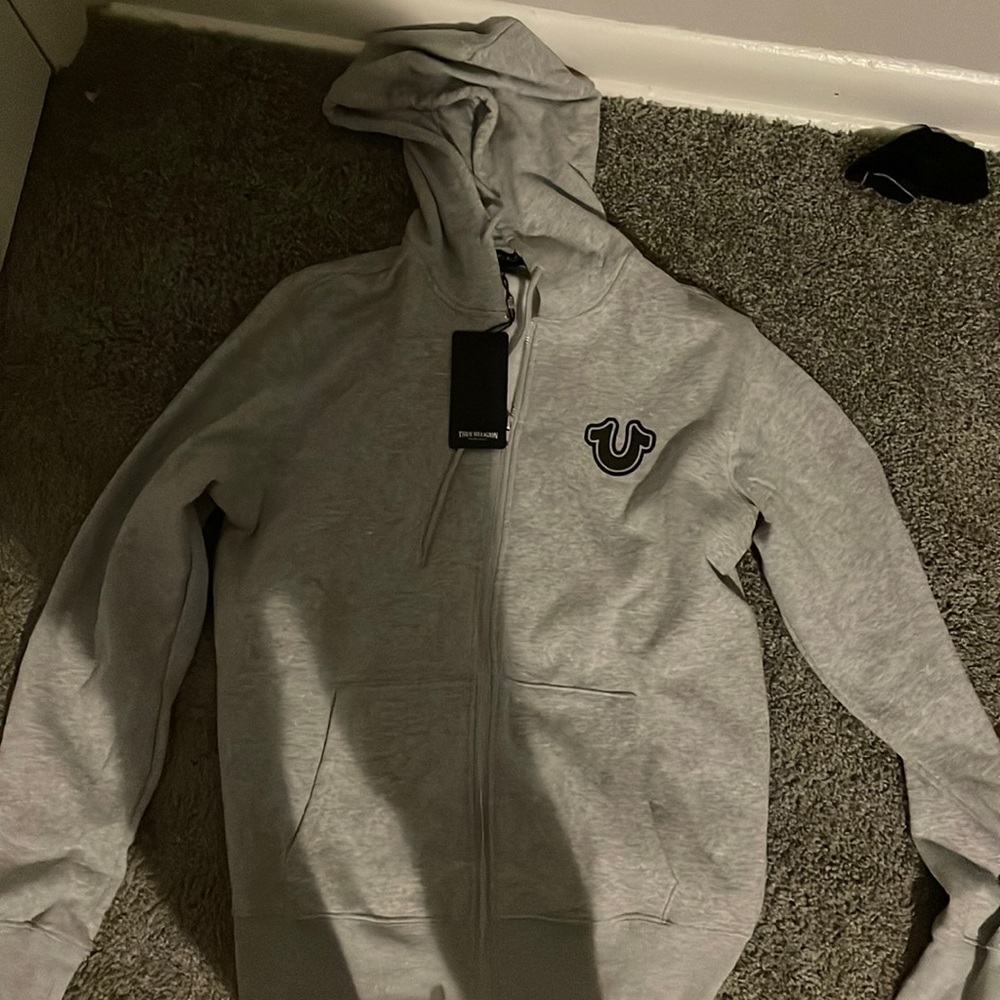 A true religion jacket, nothing is wrong with it, it hasn’t been worn.